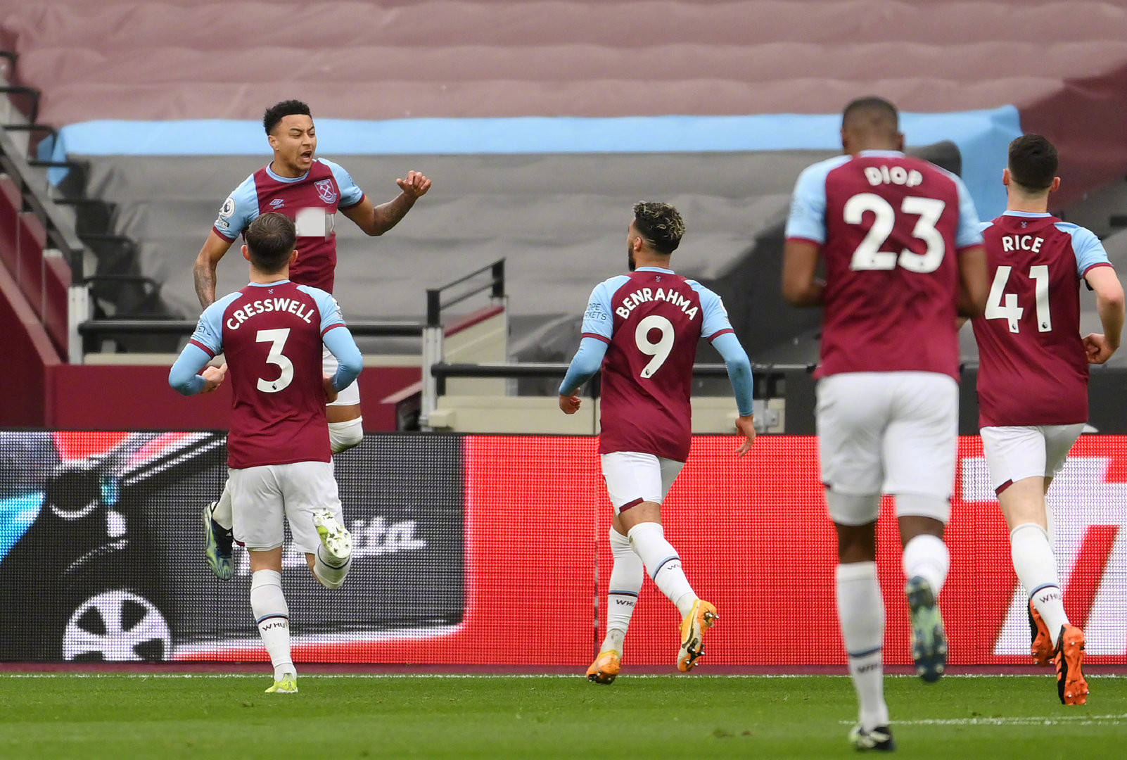 在禁區邊緣 在禁區邊緣